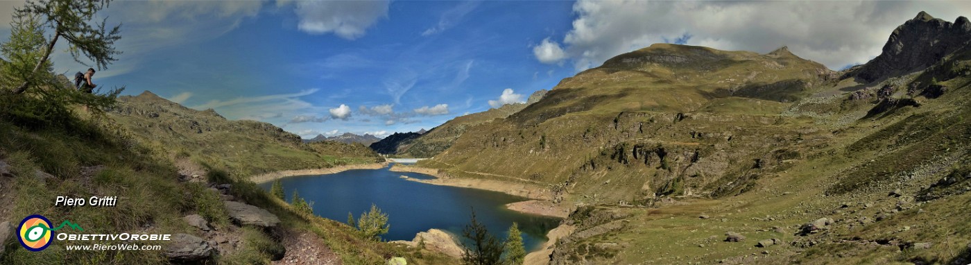 44 Scendendo dal Passo ai Laghi Gemelli.jpg